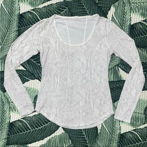 Lululemon long sleeve shirt top